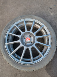 Fiat 500 Abarth single rim and tire