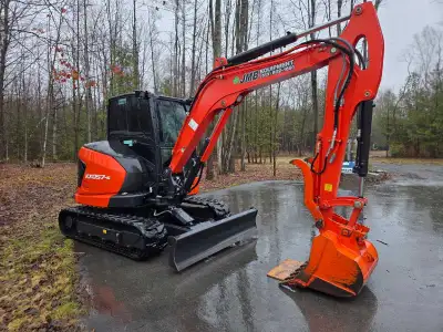 2023 Kubota KX057-5 excavator. Low hour owner operator. Straight blade, thumb, deluxe cab, 30" tooth...