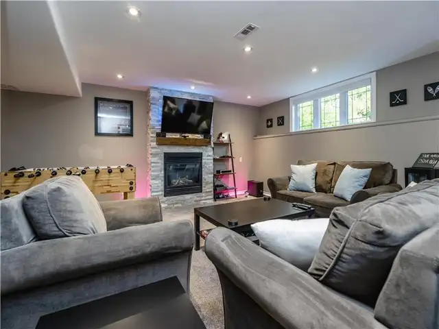 family cottage for rent, with hot tub in Ontario in Canada - Image 3