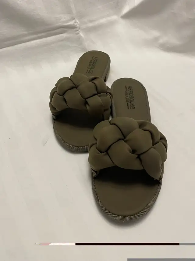 Women’s sandals in Women's - Shoes in City of Toronto - Image 3