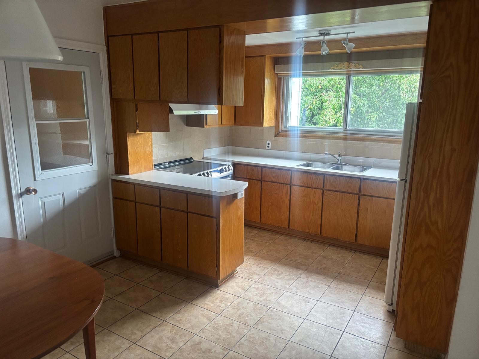 Grand logement 4 ch salon double à louer — photo 1