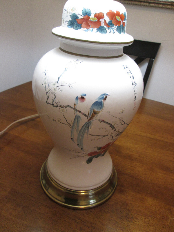 Oriental, Table Lamp with Shade, Vintage in Arts & Collectibles in Kingston - Image 3