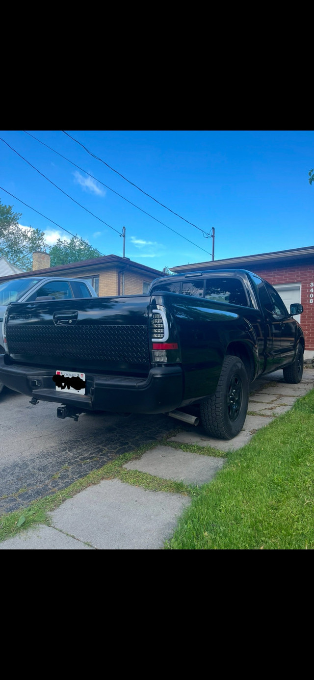 2006 Toyota Tacoma in Cars & Trucks in St. Catharines - Image 2
