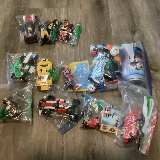 Complete LEGO Sets Creator Vintage Friends Cars +++ in Toys & Games in Brantford - Image 2