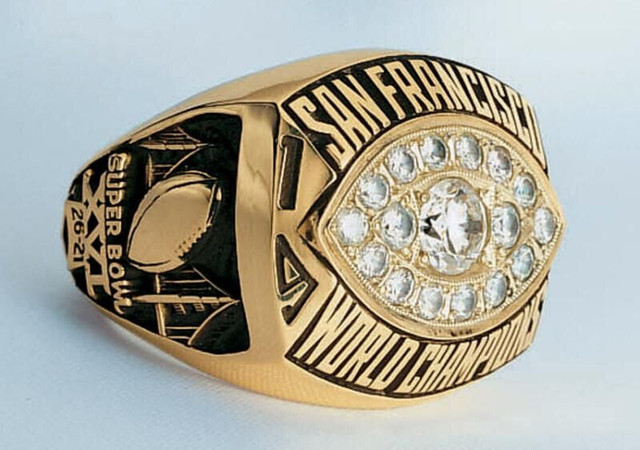 LARGE HEAVY 1977 OAKLAND RAIDERS SUPER BOWL CHAMPIONSHIP RING in Arts & Collectibles in Mississauga / Peel Region
