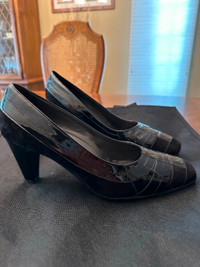 Confort Black Suede/Leather Pump Size 41 GENTLY USED