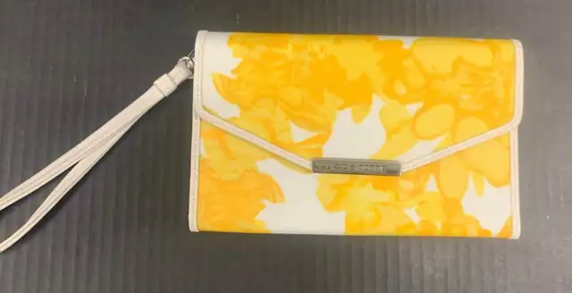 Liz Claiborne Clutch/Wristlet (Brand New) in Women's - Bags & Wallets in Barrie - Image 2