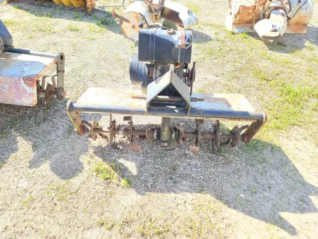 Garden tractor 3 point tillers (tow behind)8hp (sears suburban) in Lawnmowers & Leaf Blowers in Winnipeg - Image 4