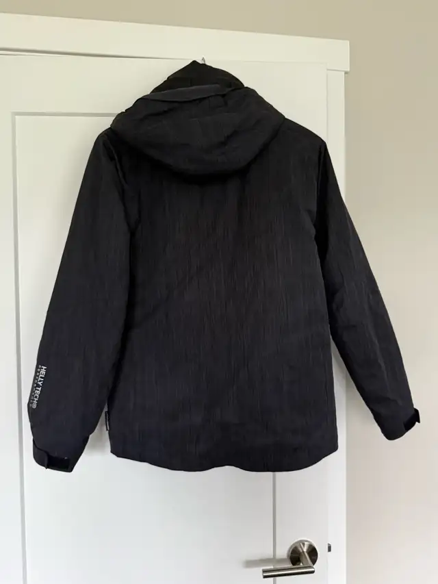 Helly Hansen snowboard ski jacket, size small in Men's in Calgary - Image 4