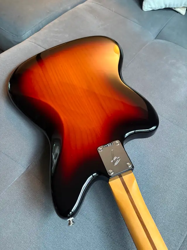 Fender Player II Jazzmaster in Guitars in Ottawa - Image 3