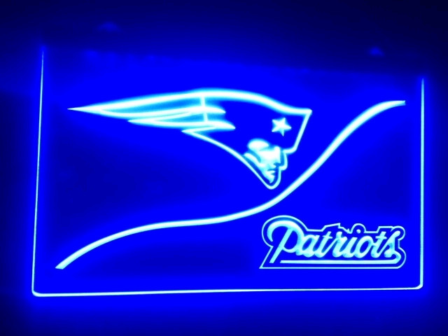 NEW ENGLAND PATROITS 8X12 LED NEON BAR OR MANCAVE SIGN in Arts & Collectibles in Markham / York Region - Image 2