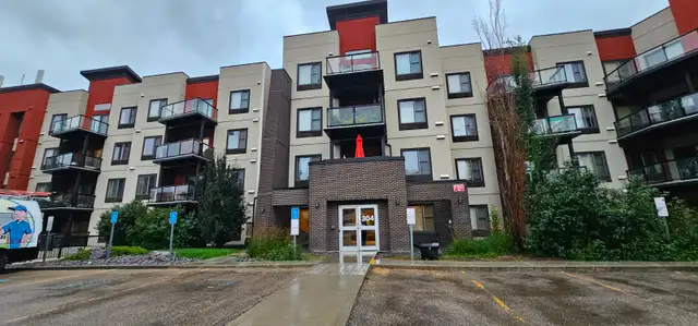 Move-In Ready 2-Bed, 2-Bath Condo in Ambleside in Long Term Rentals in Edmonton - Image 2