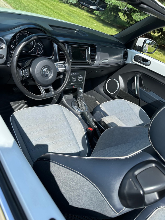 2016 VW Beetle Convertible- Denim Edition in Cars & Trucks in St. Albert - Image 4