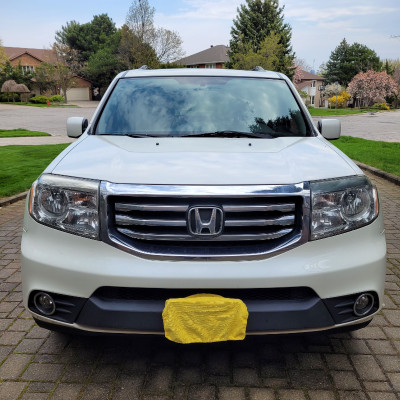 2015 White Honda Pilot EXL with RES - only 130k kms!!
