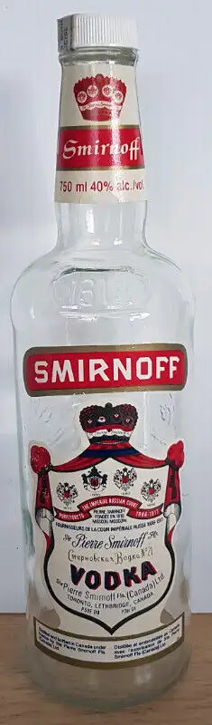 VINATGE - circa 1983 SMIRNOFF VODKA empty bottle / bouteille vide 750ml Embossed back / Dos gaufré