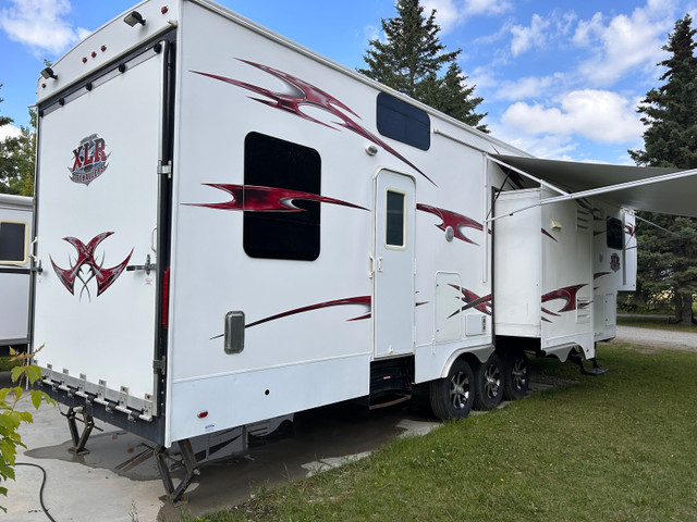 2010 Forest River XLR 35X10 toyhauler in Travel Trailers & Campers in Red Deer - Image 4