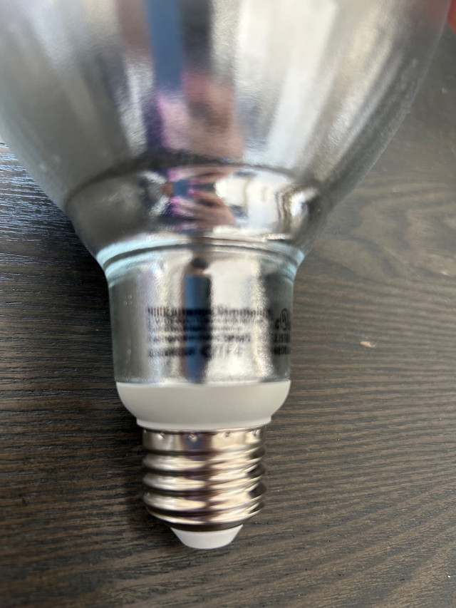 3 dimmable LED 900 lumens Philips bulbs  in General Electronics in Oshawa / Durham Region - Image 2