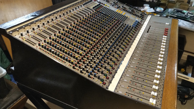CADAC J-Type Mixing Console in Pro Audio & Recording Equipment in Kawartha Lakes - Image 2