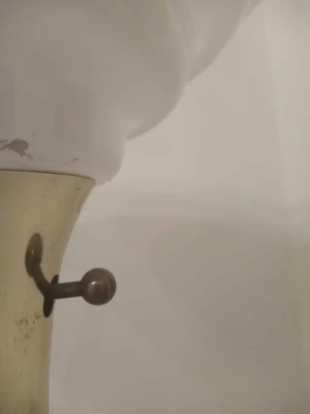 Vintage floor lamp in Indoor Lighting & Fans in Mississauga / Peel Region - Image 4