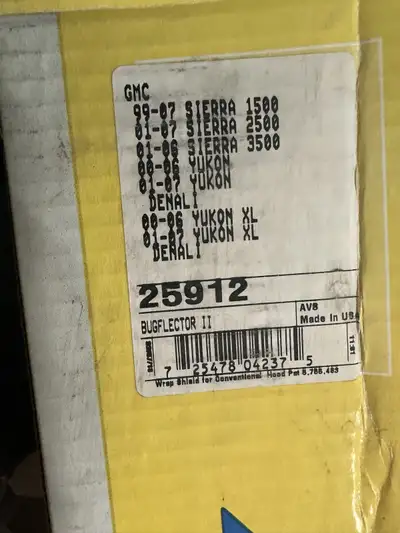 For sale is a brand new AVS Bugflector 2 bug deflector in smoke color. Cat. #25912 Fits GM vehicles...