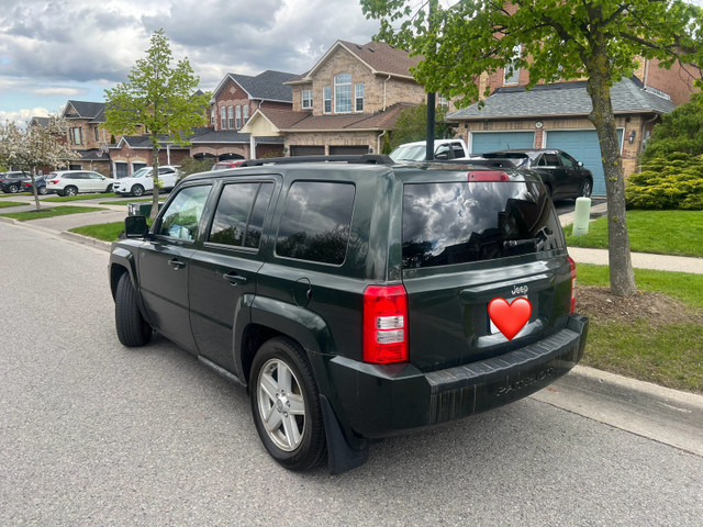 jeep patriot 2010 in Cars & Trucks in Markham / York Region - Image 2
