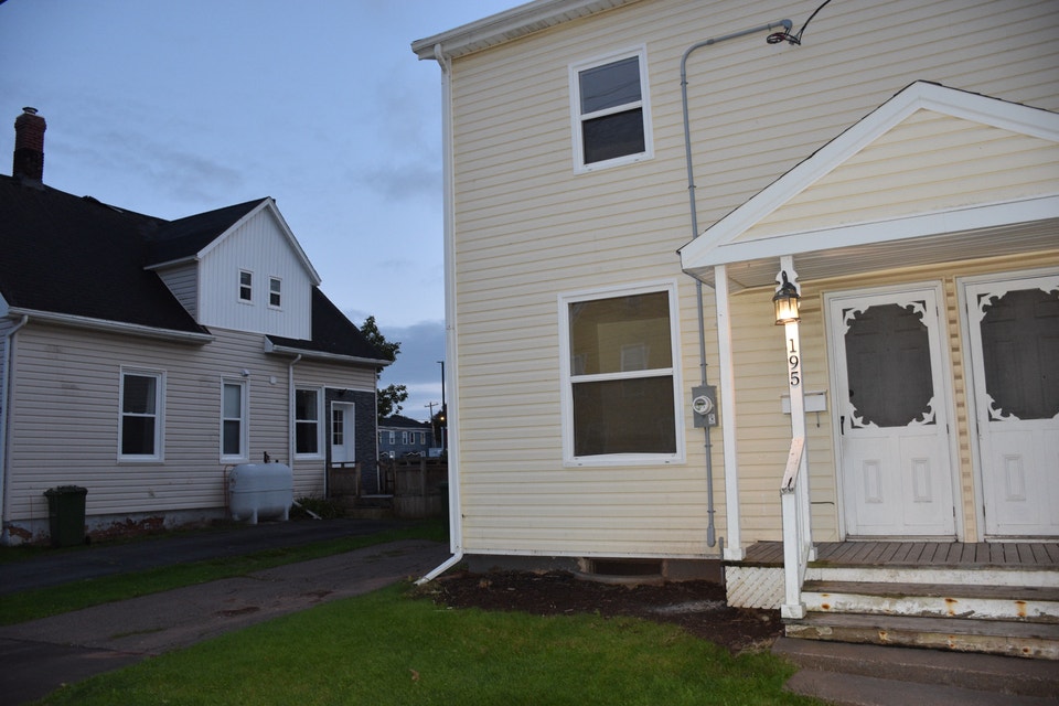 half a duplex for rent 1