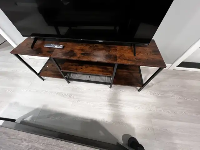 tv stand  in TV Tables & Entertainment Units in Kelowna - Image 5