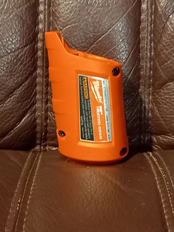 Milwaukee M12 Heated Jacket/Hoodie/Vest charger bay (Non Usb) in Other in Chatham-Kent - Image 3