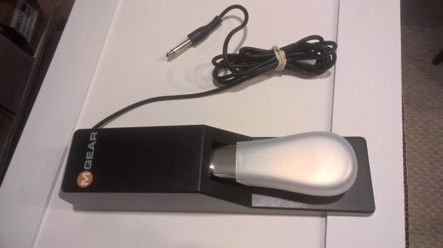 Alesis Recital Pro Bundel - Electric Keyboard, 88 Weighted Keys in Pianos & Keyboards in Bedford - Image 5