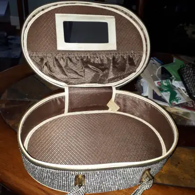 60s Vintage Blondie travelling make up suitcase , caring case hand bag like new,/ stored for over 50...
