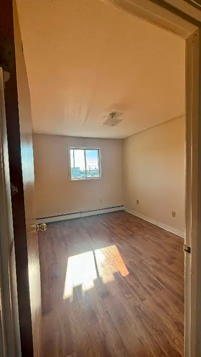 Private Room for Rent in 2 Bed 1 Bath Apartment – $850 (Utilities Included) Looking for a quiet and...