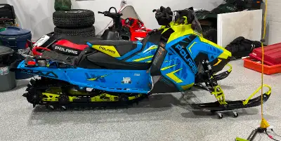 Excellent condition SKS 146 800 with 2.5” track. 1902kms not miles. Electric start, Scratchers, rail...