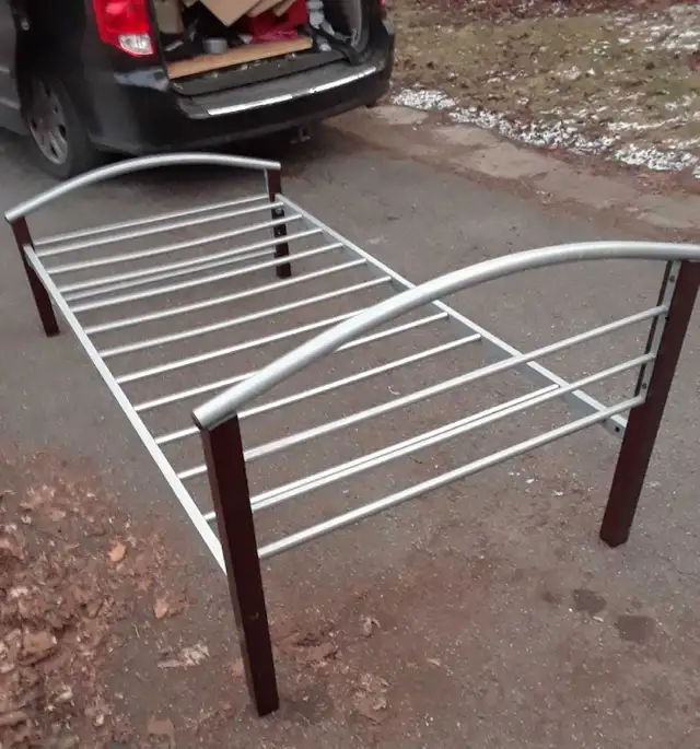 single bed frame in Beds & Mattresses in Kingston - Image 2