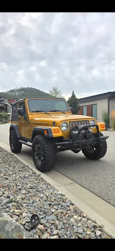 Nice, rust free, no accidents 2003 Jeep TJ Rubicon in rare "Inca Gold" with factory air conditioning...