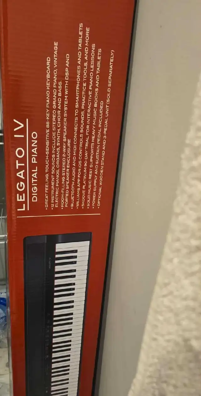 Williams Legato IV in Pianos & Keyboards in Edmonton - Image 3