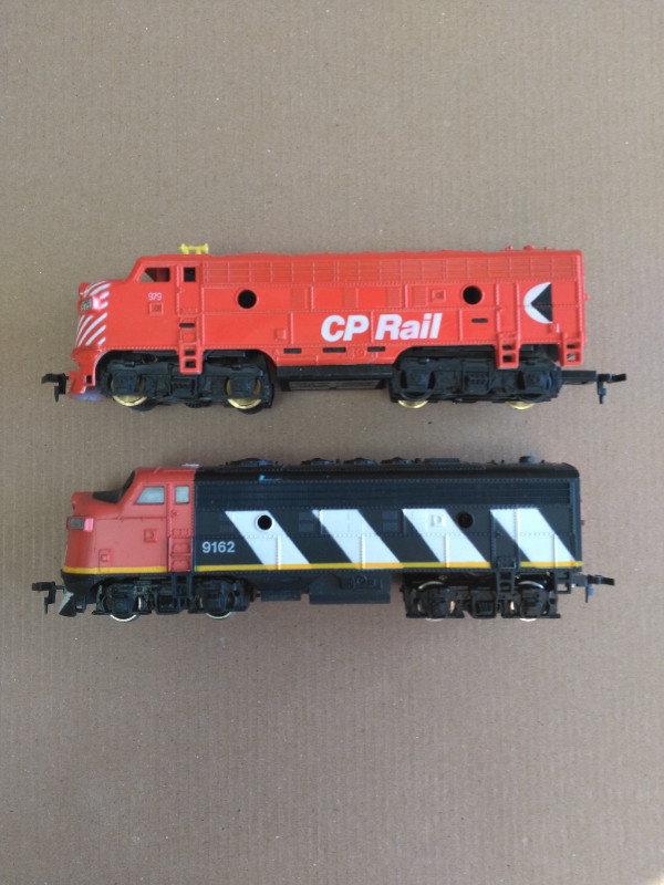 Ho scale model train diesel locomotive in Hobbies & Crafts in Markham / York Region