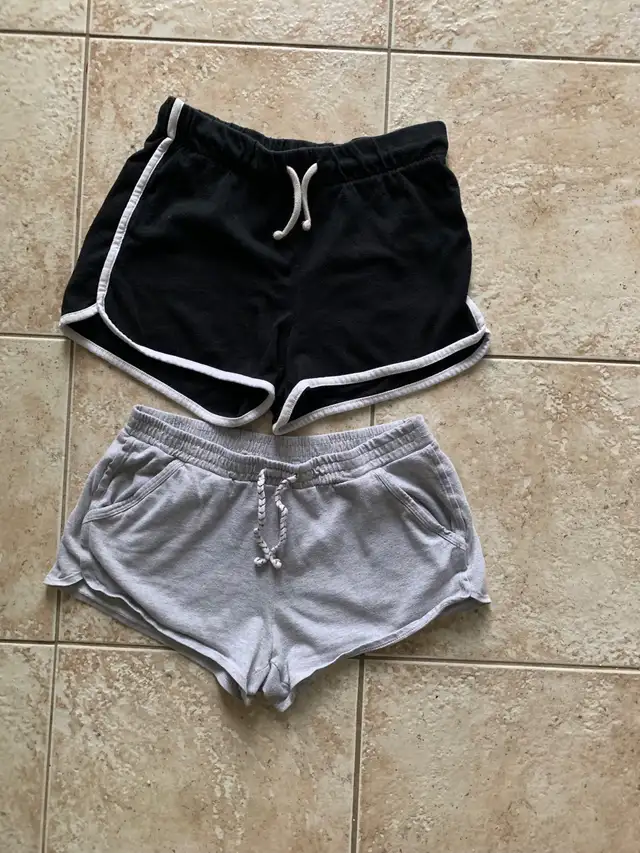 Teen size 14 comfortable shorts in Kids & Youth in Oshawa / Durham Region - Image 2