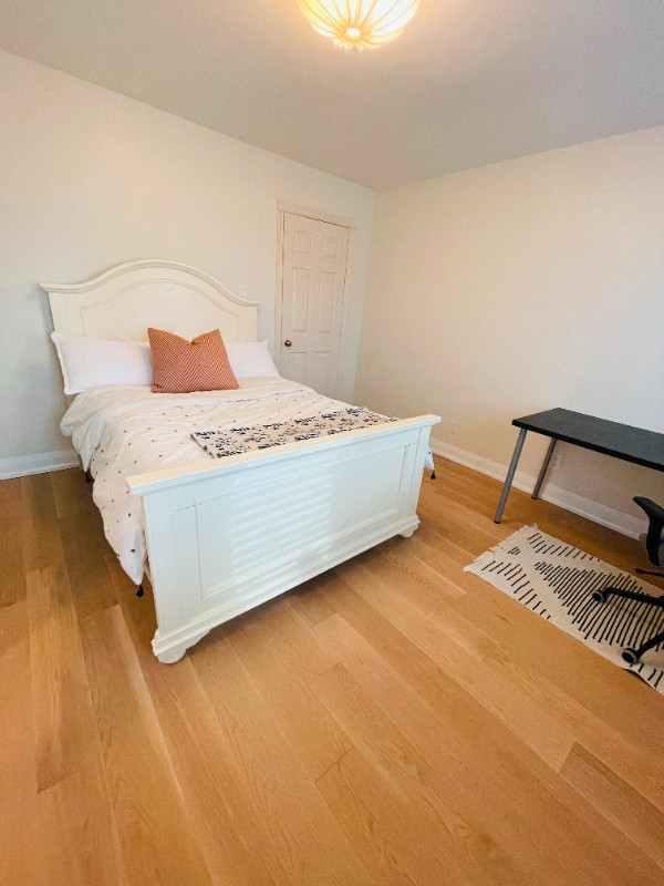 OAKVILLE- furnished room w/ensuite- Avail May 1 - Co-ops welcome in Room Rentals & Roommates in Oakville / Halton Region - Image 3