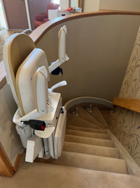 Acorn Curve 180 Stairlift 