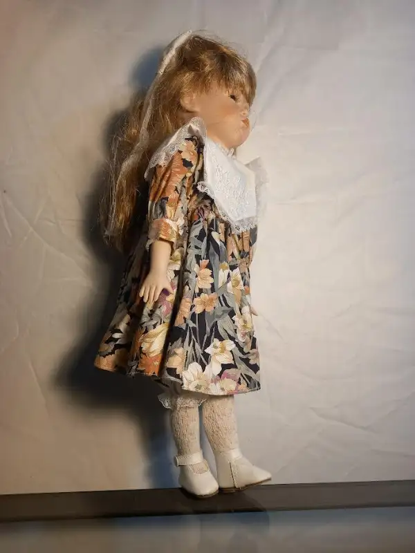 ASSORTMENT OF DOLLS in Toys & Games in Delta/Surrey/Langley - Image 10