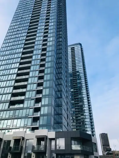 Short term rent for June, July, August 3 months WHERE TDC3 / Tour des Canadiens 3 1288 Rue St-Antoin...