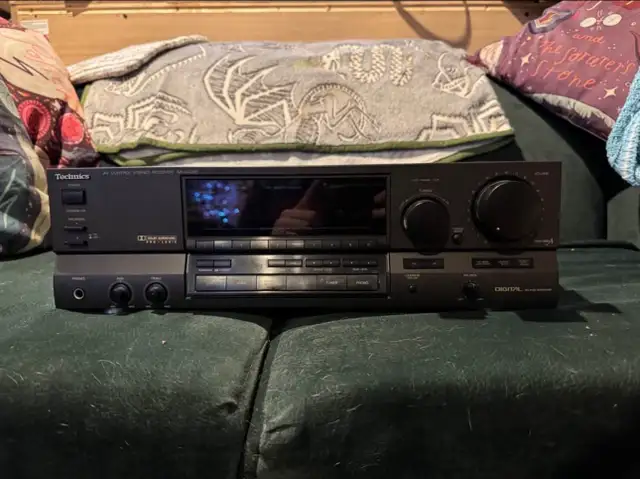 Technics Stereo Reciever  in General Electronics in Markham / York Region - Image 2