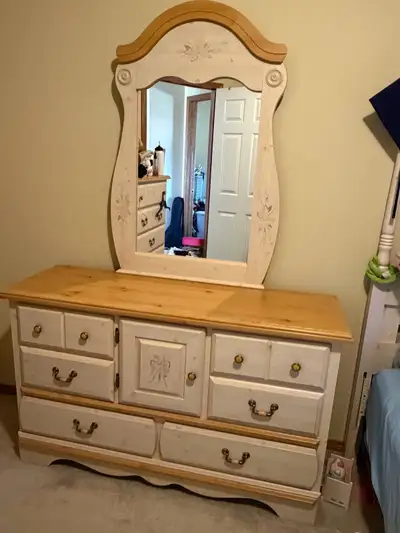 Bedroom 5 piece set incl Mirror, View more
