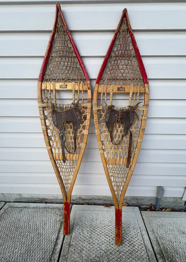 Vintage Snowshoes in Fishing, Camping & Outdoors in Norfolk County - Image 2