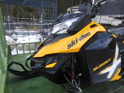 Garage kept. Like new condition. Compression checked at 3000 ft above sea level. 100% humidity