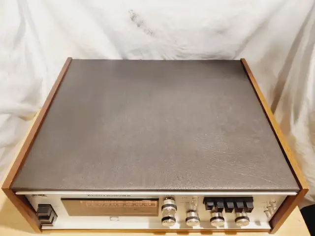 Vintage 60's Electro home Circa Stereo Receiver  52-522-01 in Stereo Systems & Home Theatre in Mississauga / Peel Region - Image 6