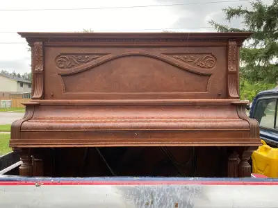 FREE PIANO VERY NICE FRONT PANEL WOODEN ORNATE FREE DELIVERY, View more