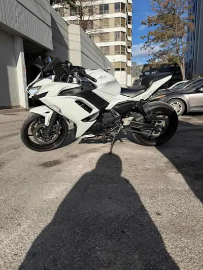 KO Lightning exhaust - Integrated smoked tail lights - New Tires - New Rear Brakes - Recently change...