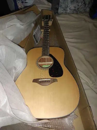 Yamaha fg800m must sell, View more