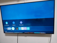 Samsung 43" UHD Smart TV